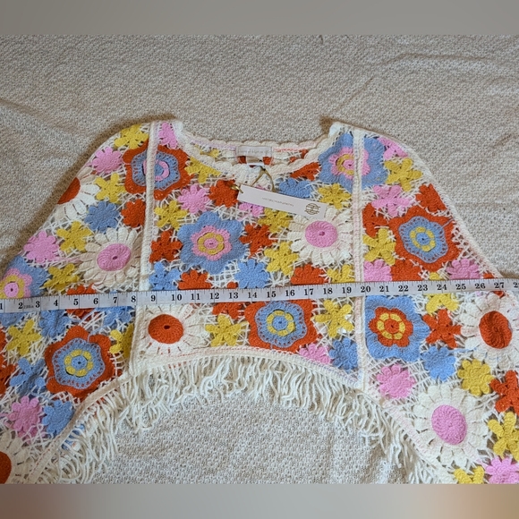 House Of Harlow 1960 Floral Poncho NWT - Picture 8 of 10